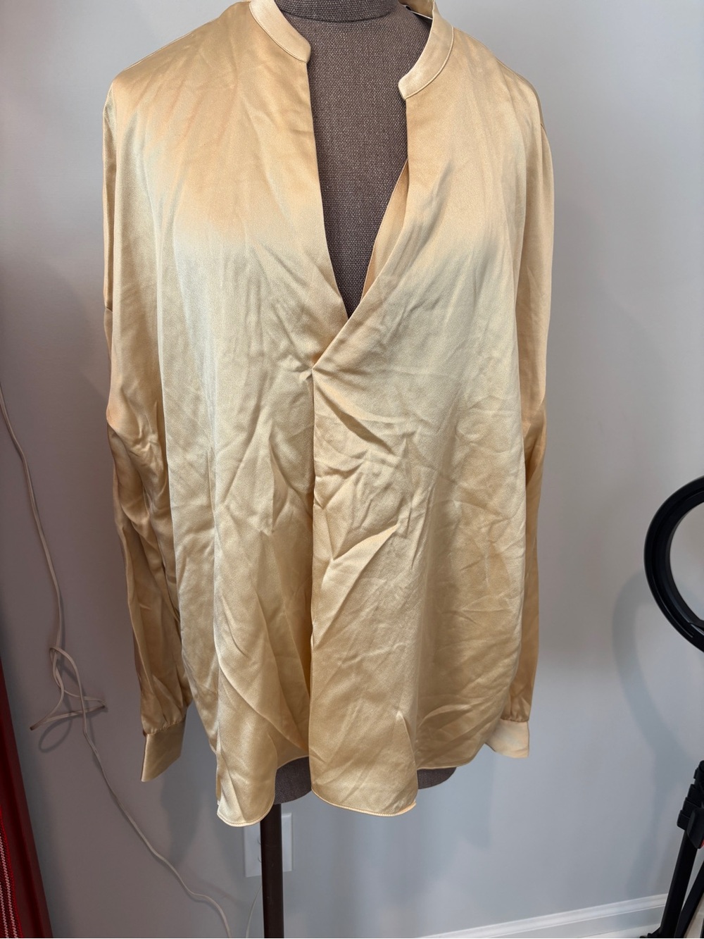 NWT Vince Silk Elegant Cream Satin V-Neck Women's Top XL
